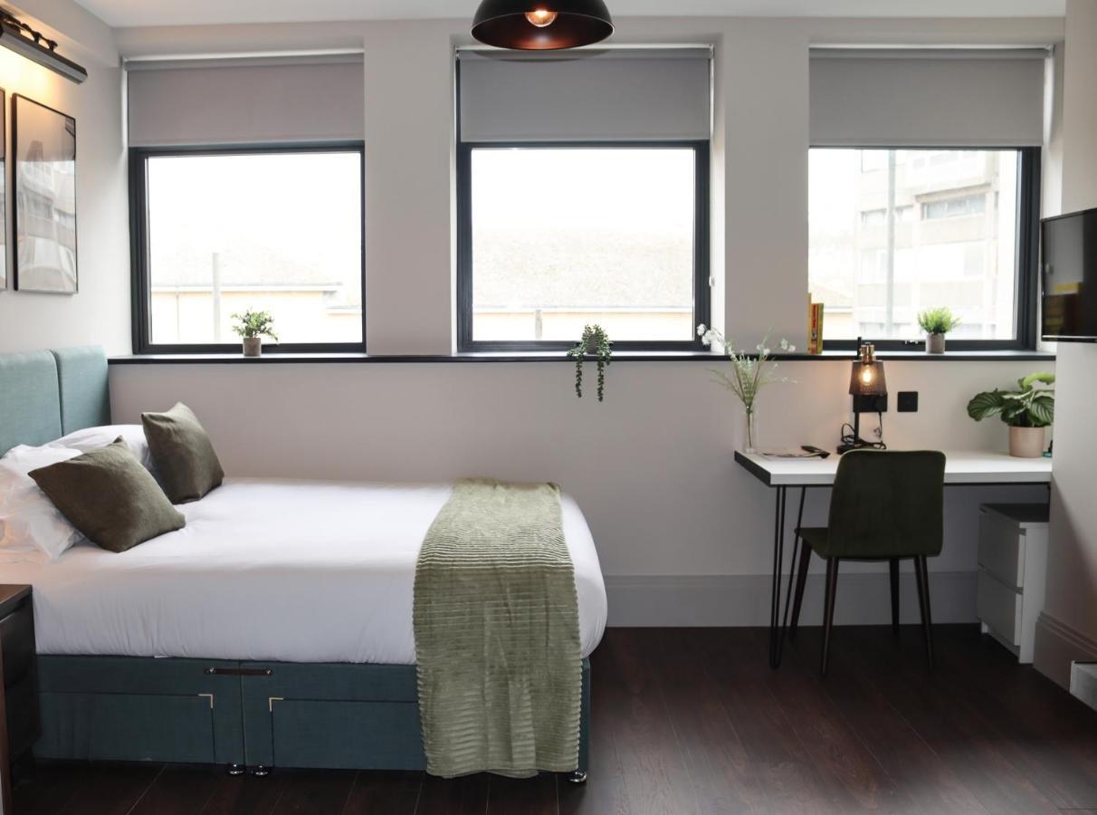 Vive Aparthotel *